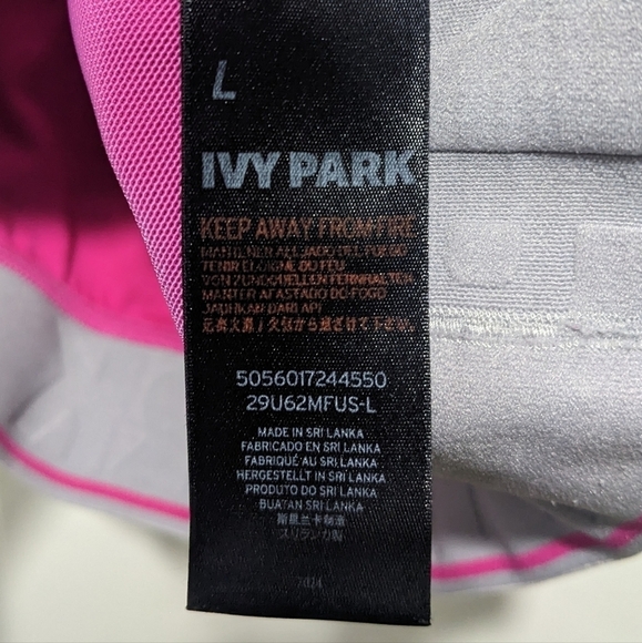 Ivy Park | Logo band sports bra in Pink - Picture 7 of 7